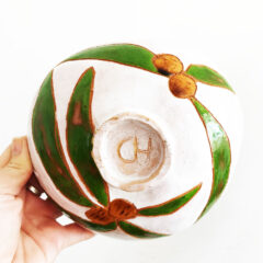 Ceramic bowl in white with green leafs